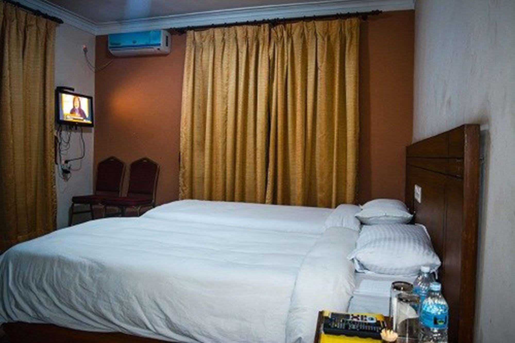 Aryal International Hotel كاتماندو المظهر الخارجي الصورة