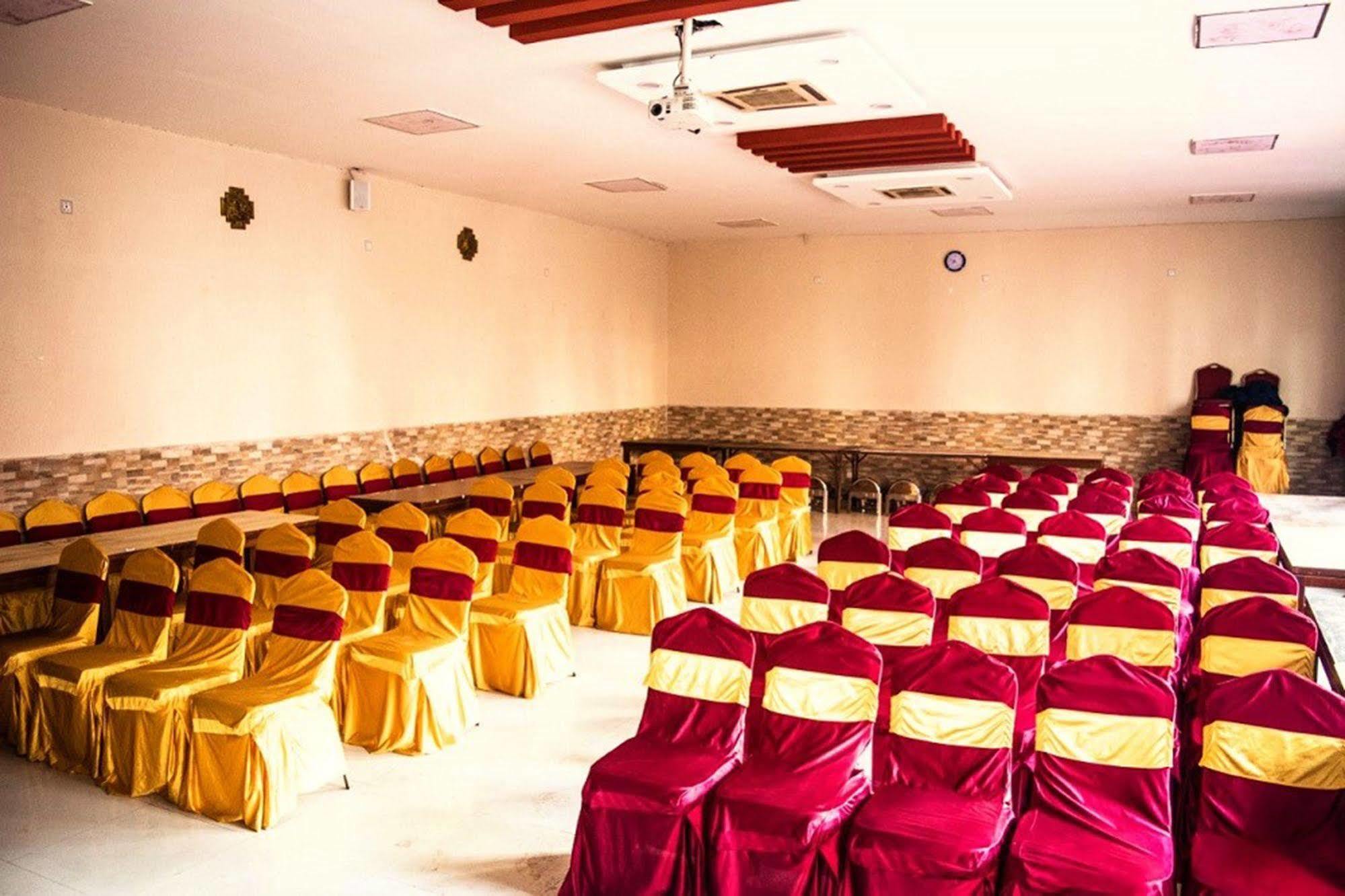 Aryal International Hotel كاتماندو المظهر الخارجي الصورة